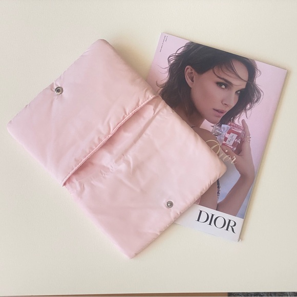DIOR - Chic Powder Pink Quilted Pouch with Silver Logo - Picture 5 of 5